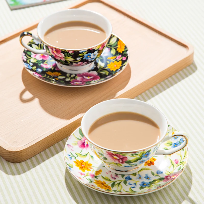 

High Quality Bone Porcelain Coffee Cups Vintage Ceramic Cups on-glazed Advanced Tea Cups and Saucers Sets Luxury Christmas Gifts