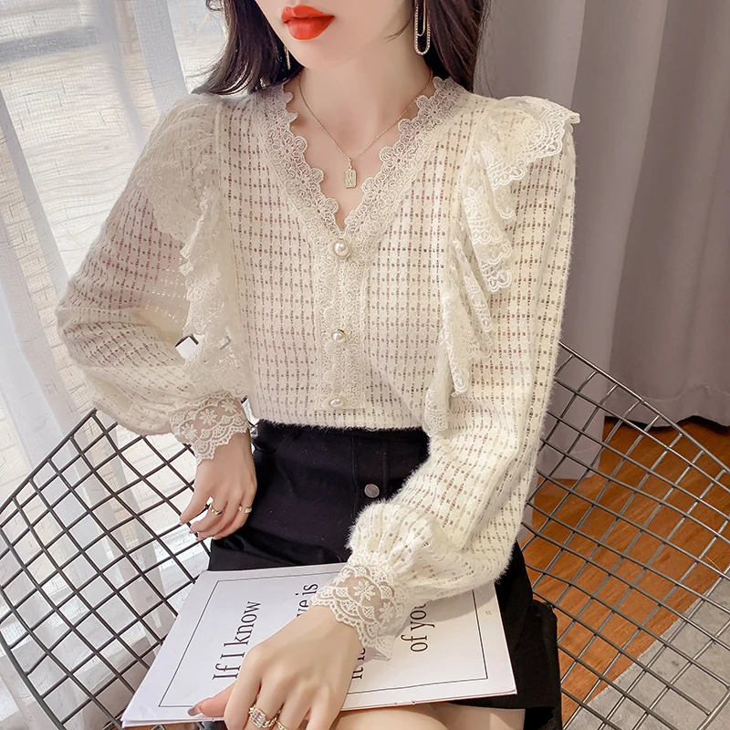 

Shirts & Blouses
