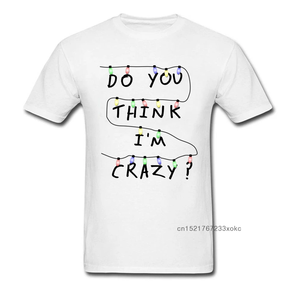 

Футболка «очень странные вопросы» думает, что я сошел с ума Мужская футболка, Рождественская футболка с ярким принтом фонариков, мультяшны...