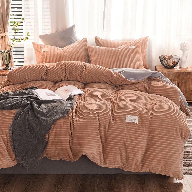 Зимний комплект постельного белья Теплый Бархатный с пододеяльником полосатый