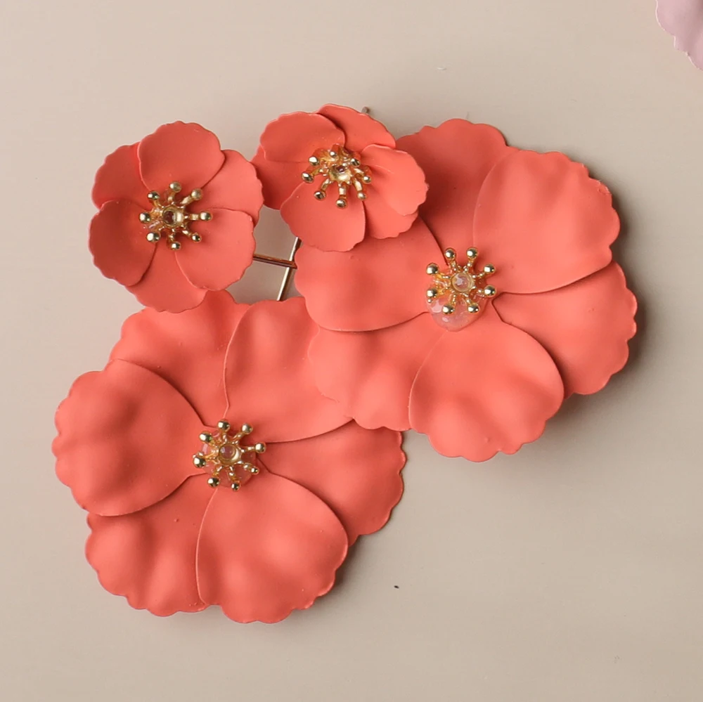 Женские длинные висячие серьги в виде цветка эффектные металлические