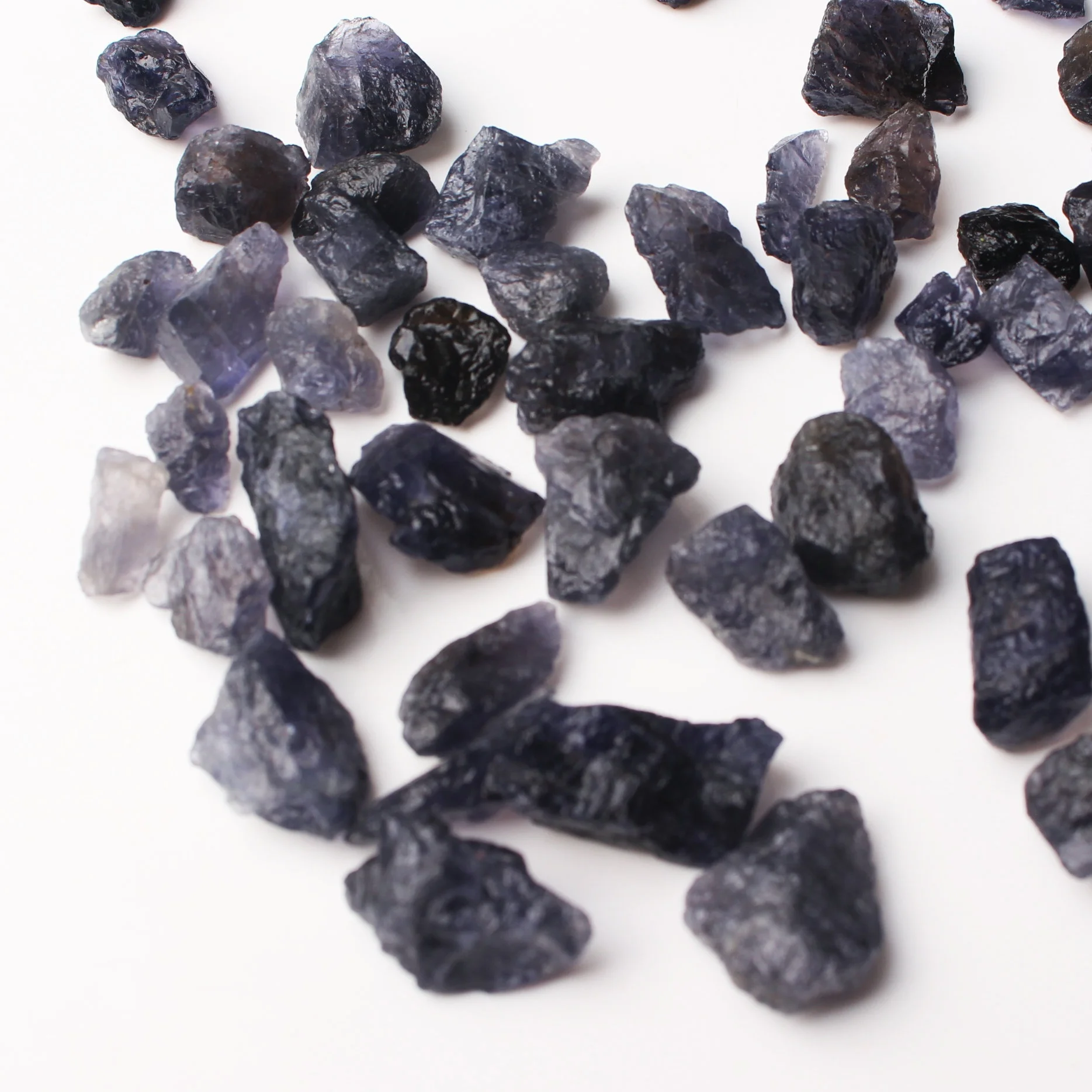 

Natural Iolite Crystal Rough Minerals Specimen Gemstone Dark Blue Cordierite Rockstone Healing Glass Tank Decor