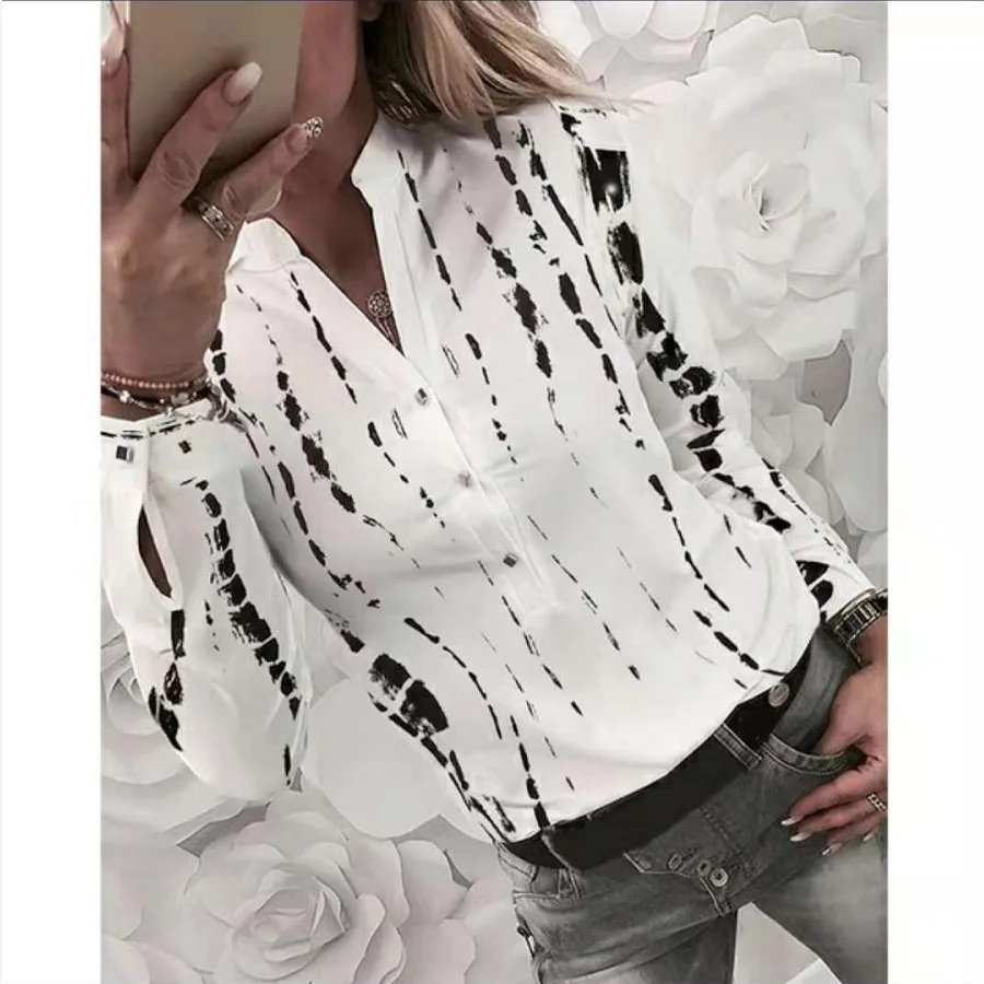 

Shirts & Blouses
