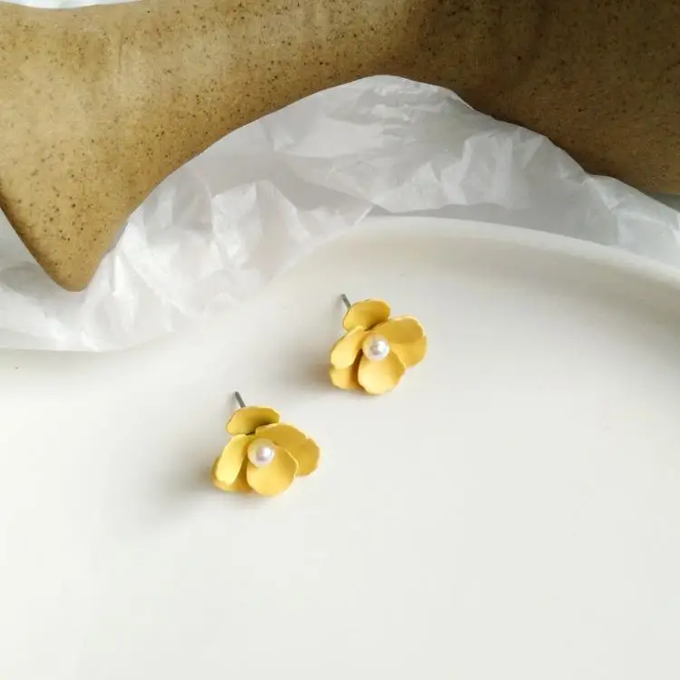 New Fashion Bohemian Yellow Colors Flower Shape Earrings Small Cute Stud Earring | Украшения и аксессуары