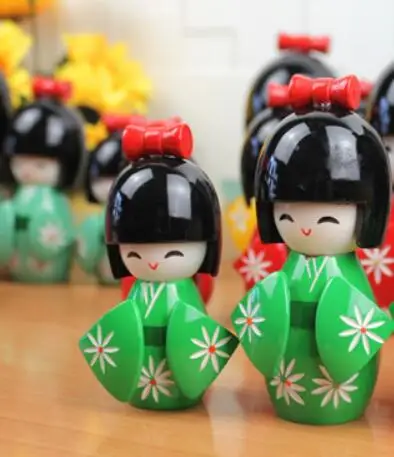 2 шт. Новые милые ручной работы восточные японские темно-красные куклы Кокеши на деревянной подставке.