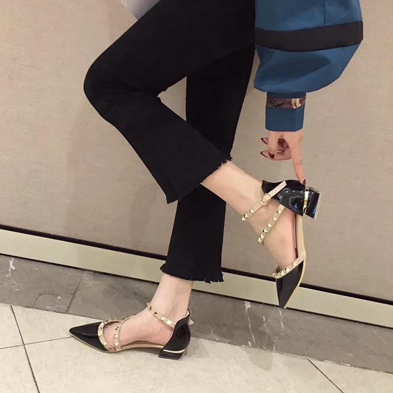 Туфли-лодочки женские с заклепками заостренный носок высокий каблук