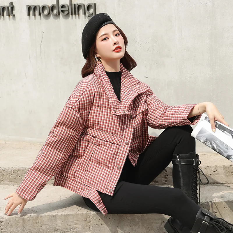 

2021 winter new leisure Korean loose white duck down small retro Plaid short down jacket for women