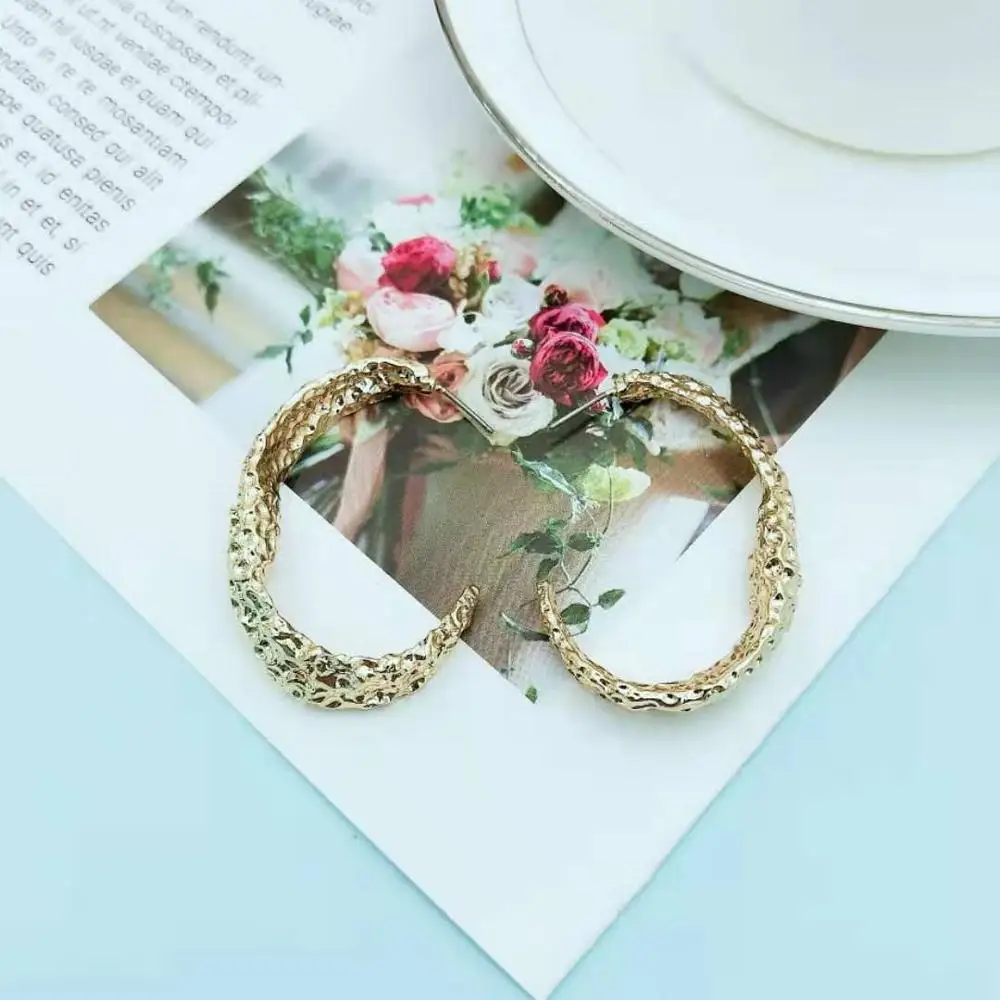 Модные женские сережки с покрытием золотого цвета хорошее качество нерегулярные