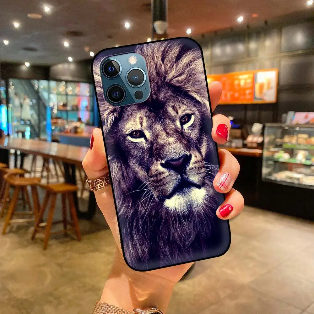

Anime Lion Alpha Male Case For Apple iPhone 11 12 Pro Max 7 8 Plus XR SE 2020 X 6 6S XS Soft Phone Cover 5 5S 12Mini Funda Coque