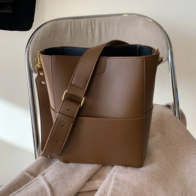 

Vintage Bucket Shoulder Bags For Women Wide Strap Brand Design Simple Large Capacity PU Leather Work Ladies Crossbody Bags 2021