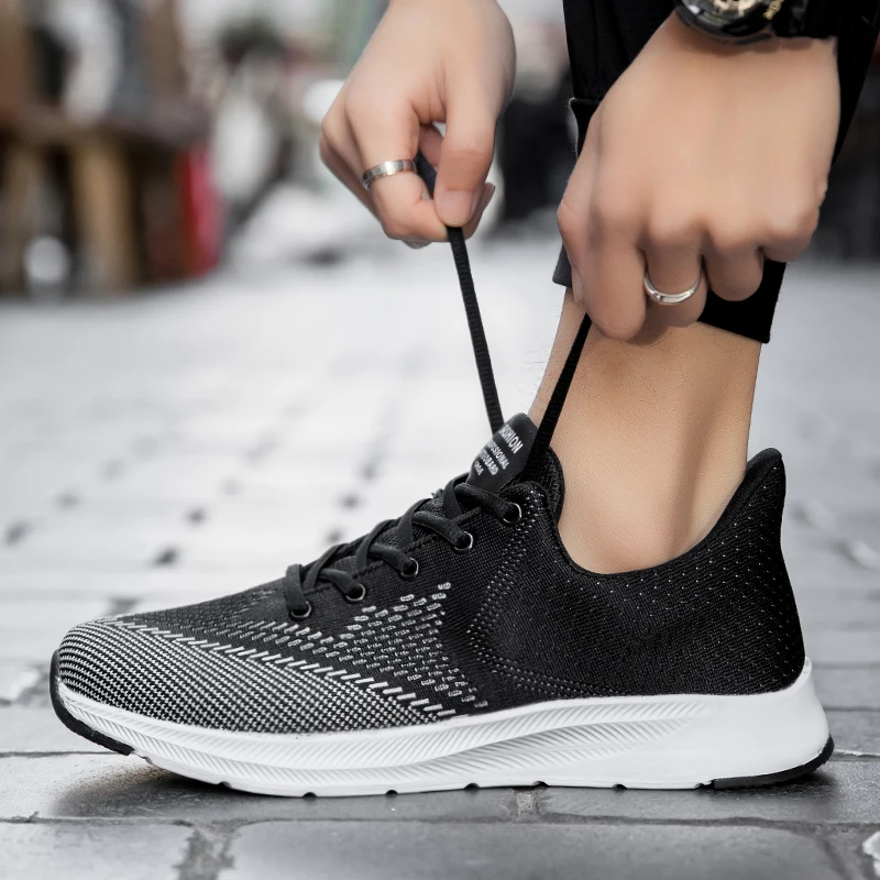 Сетчатые летние мужские кроссовки повседневные Черные белые шнурки