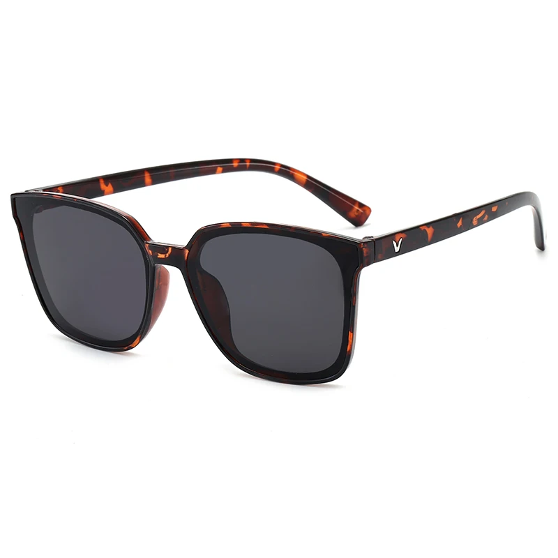 

Vintage Oversized Square Sunglasses Women Brand Designer Luxury Retro Black Frame Sun Glasses for Women Female UV400 Shades