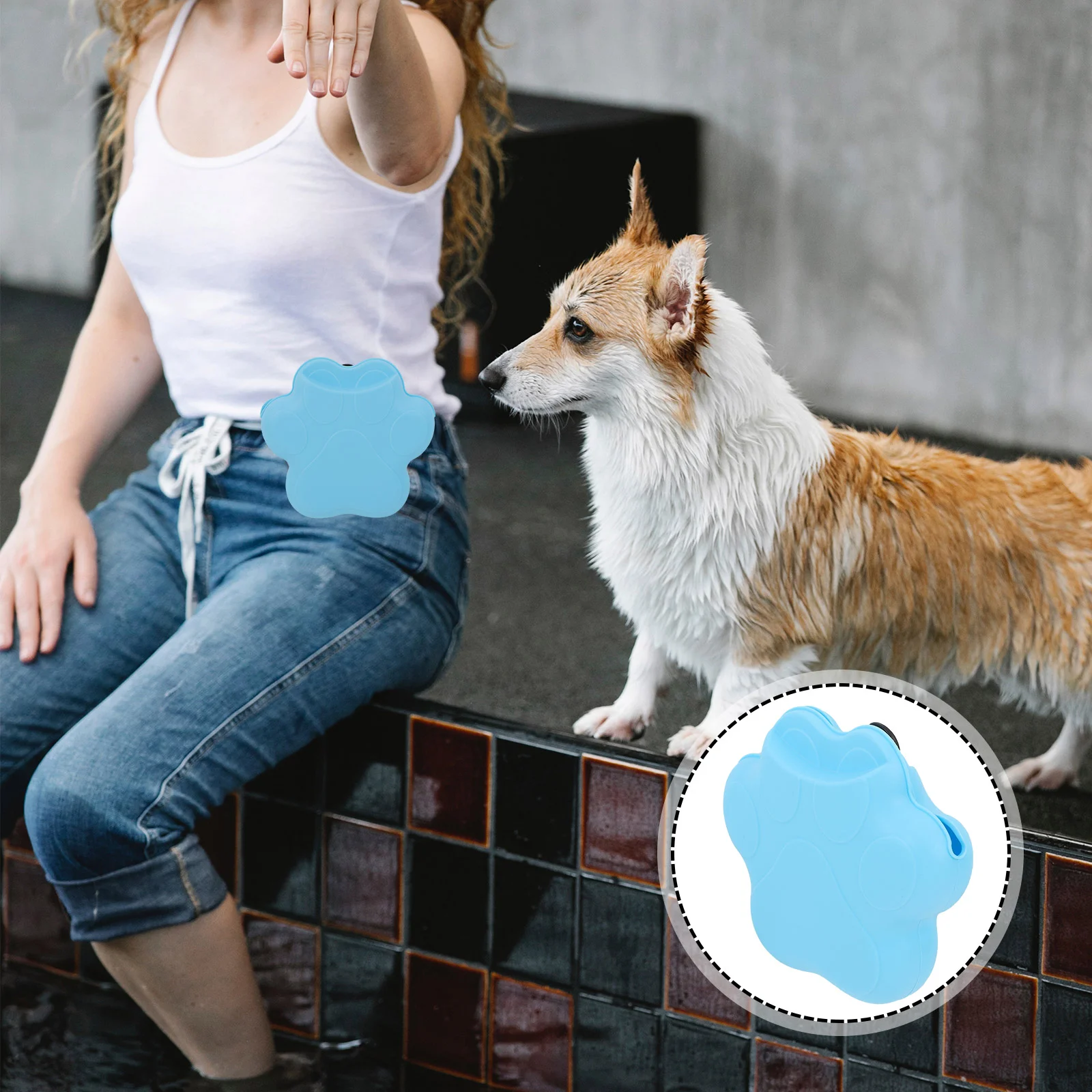 

1pc Silicone Claw Shaped Dog Treat Pouch Portable Reusable Dog Treat Bag