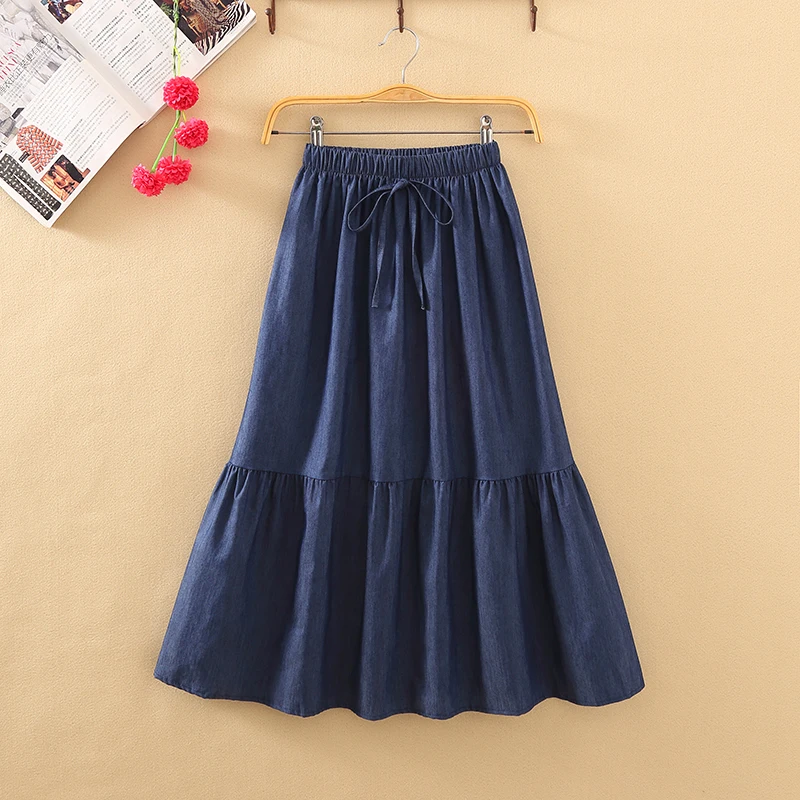Женская джинсовая юбка с завышенной талией А силуэта средней длины широкой юбкой