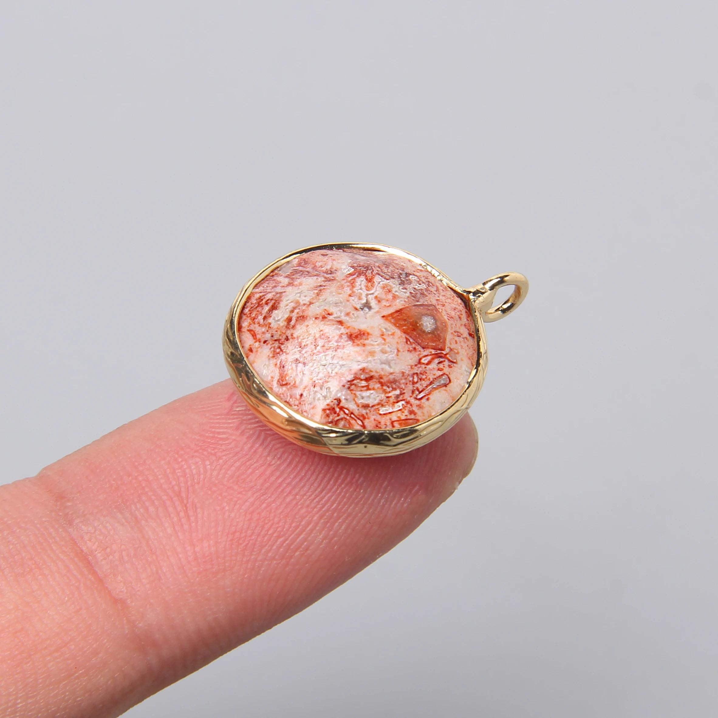 Подвеска из драгоценного камня натуральная граненая фиолетовая красная