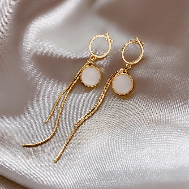 

2020 new trendy temperament long tassel earrings female 2020 net red simple earrings exquisite elegant Fashion Stud Earrings