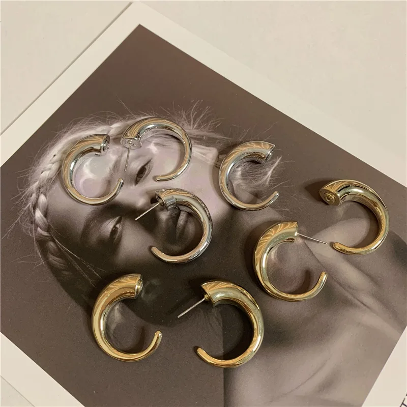 Женские массивные серьги-гвоздики в стиле панк золотистые/Серебристые серьги с