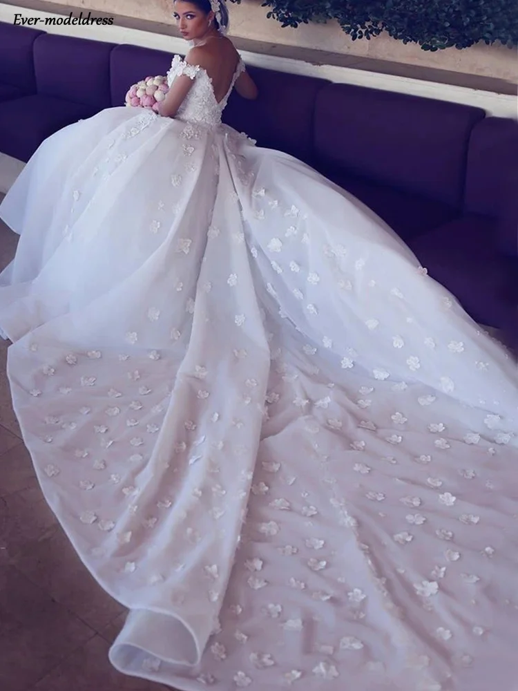 

2021Princess Saudi Arabia Wedding Dresses Off Shoulder Handmade Flowers Sweep Train Bride Gowns Vestidos De Noiva Robe De Mariee