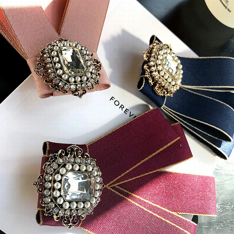 

South Korean Girls Retro Palace Cloth Imitation Pearl bow tie brooch for women retro fashion shirt accessories