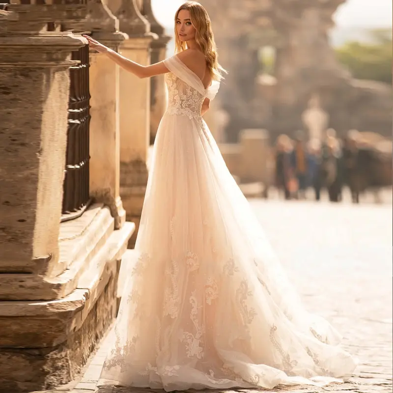 

Элегантное свадебное платье цвета шампанского с открытыми плечами, шикарное пляжное Тюлевое Платье Бохо 2021 с глубоким V-образным вырезом, уличное свадебное платье подружки невесты с аппликацией