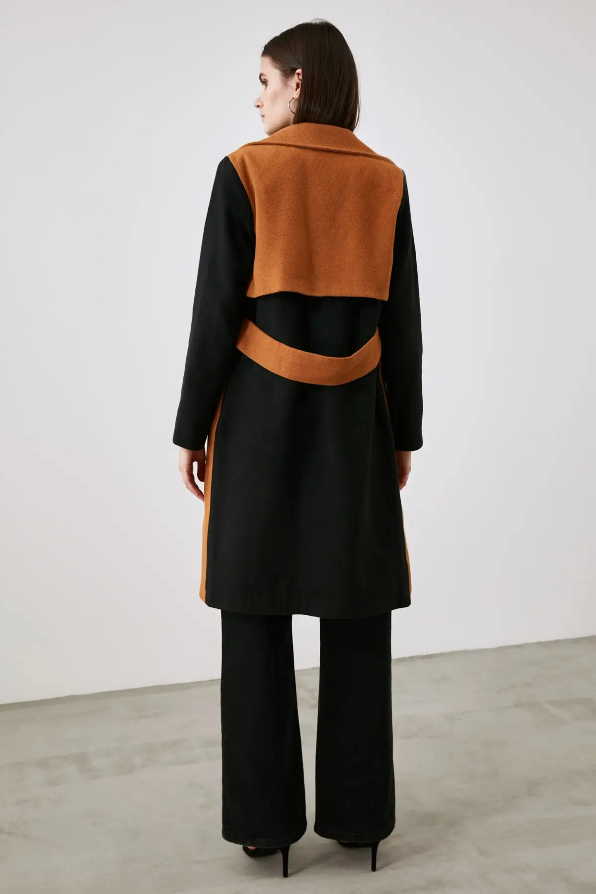 

Trendyol With Color Block Stamp Coat TWOAW21KB0124