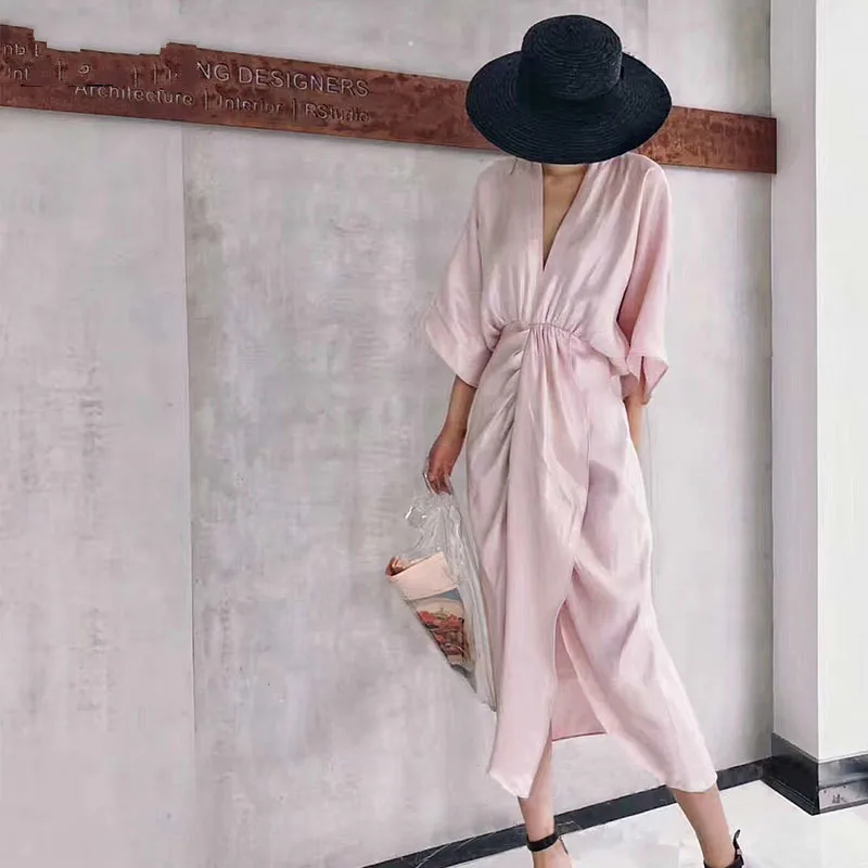 Женское Плиссированное асимметричное платье с v-образным вырезом и длинными