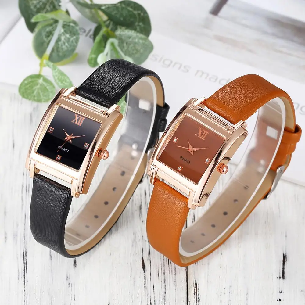 Часы женские кварцевые с маленьким квадратным циферблатом и кожаным ремешком |