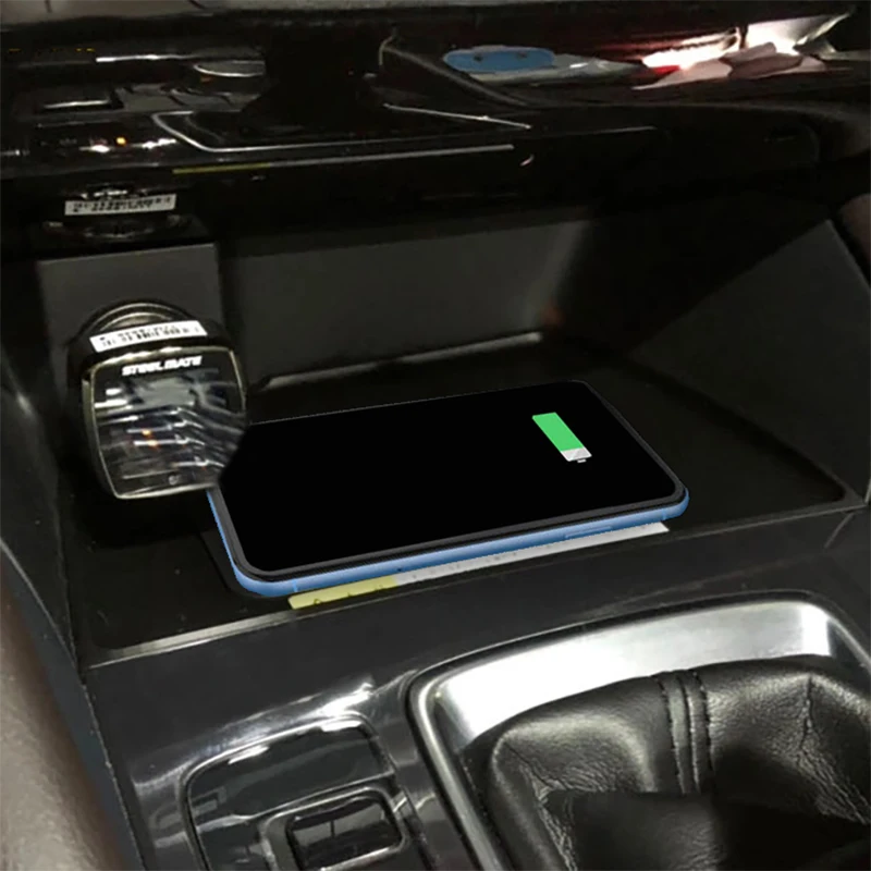 

15W car QI wireless charger fast charging plate wireless phone charger charging holder for Mazda 6 ATENZA 2015-2018 accessories