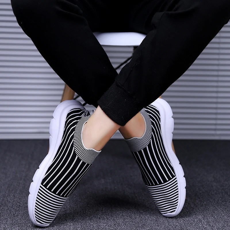 

2019 new hot Summer shoes men's breathable shoes high quality comfortable black mesh fly woven sneakers breathable casual shoes