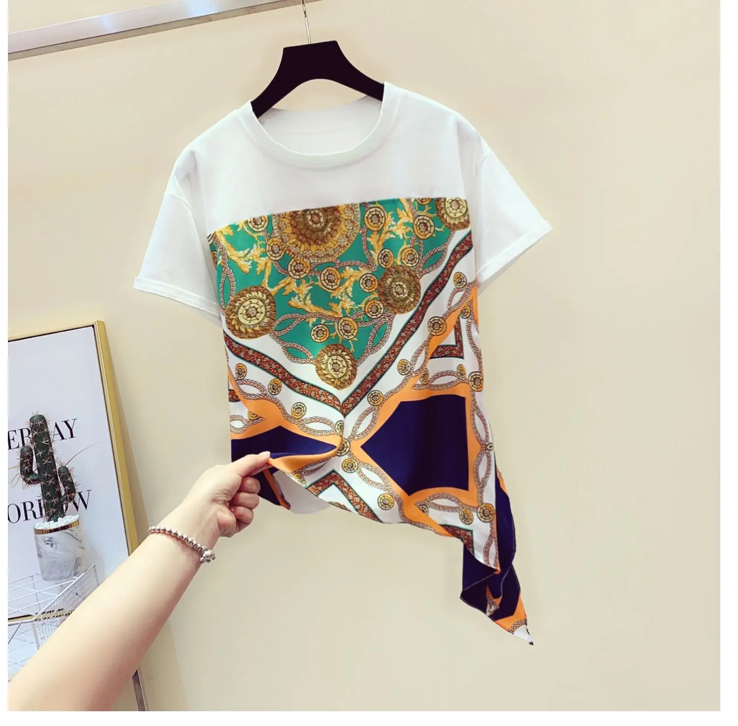 

2021 Spring Summer Printed Irregular Stitching Short-Sleeved Lady T-shirt Loose Hong Kong Style Basic Tee Simple Fashion T-shirt