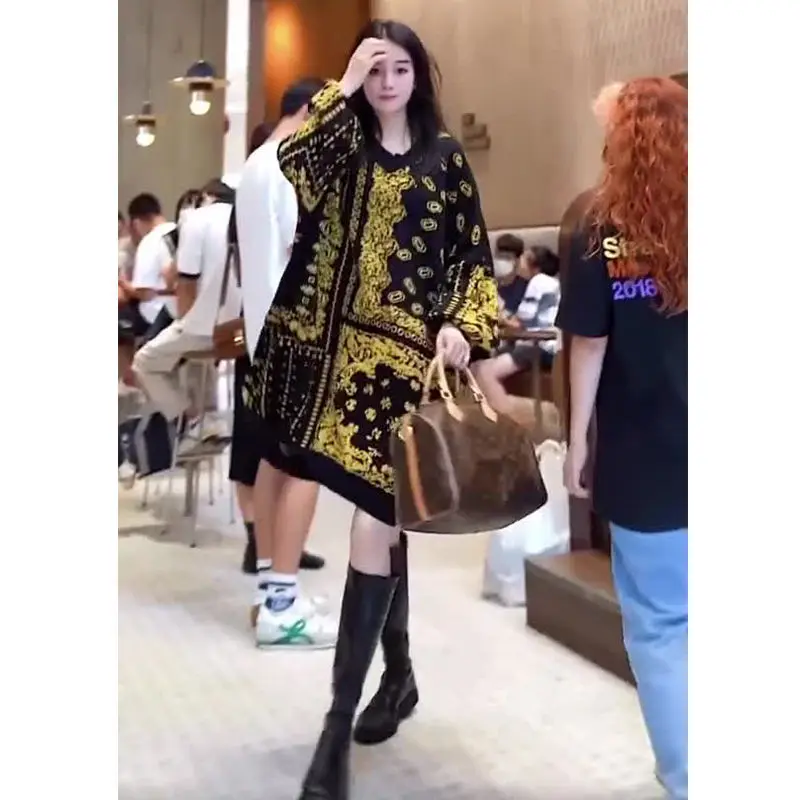 

Large size V-neck knitted pullover female autumn and winter 2021 new loose and thin all-match base sweater mid-length sweater