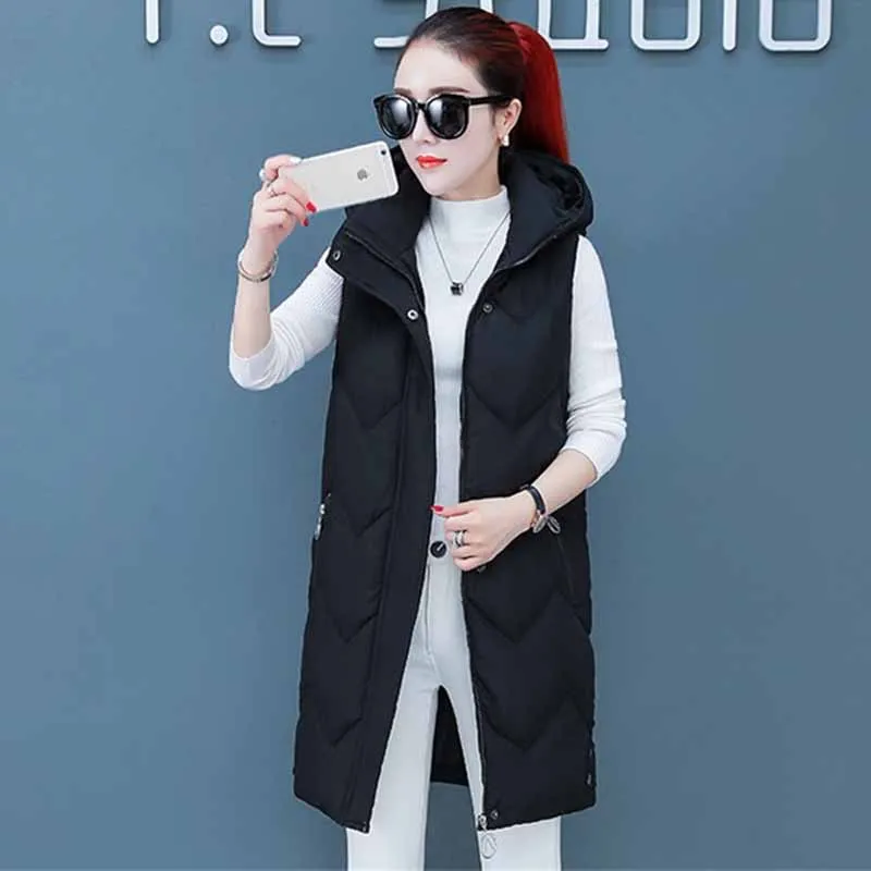 Жилет женский хлопковый утепленный без рукавов с капюшоном G536 для осени и зимы 2019