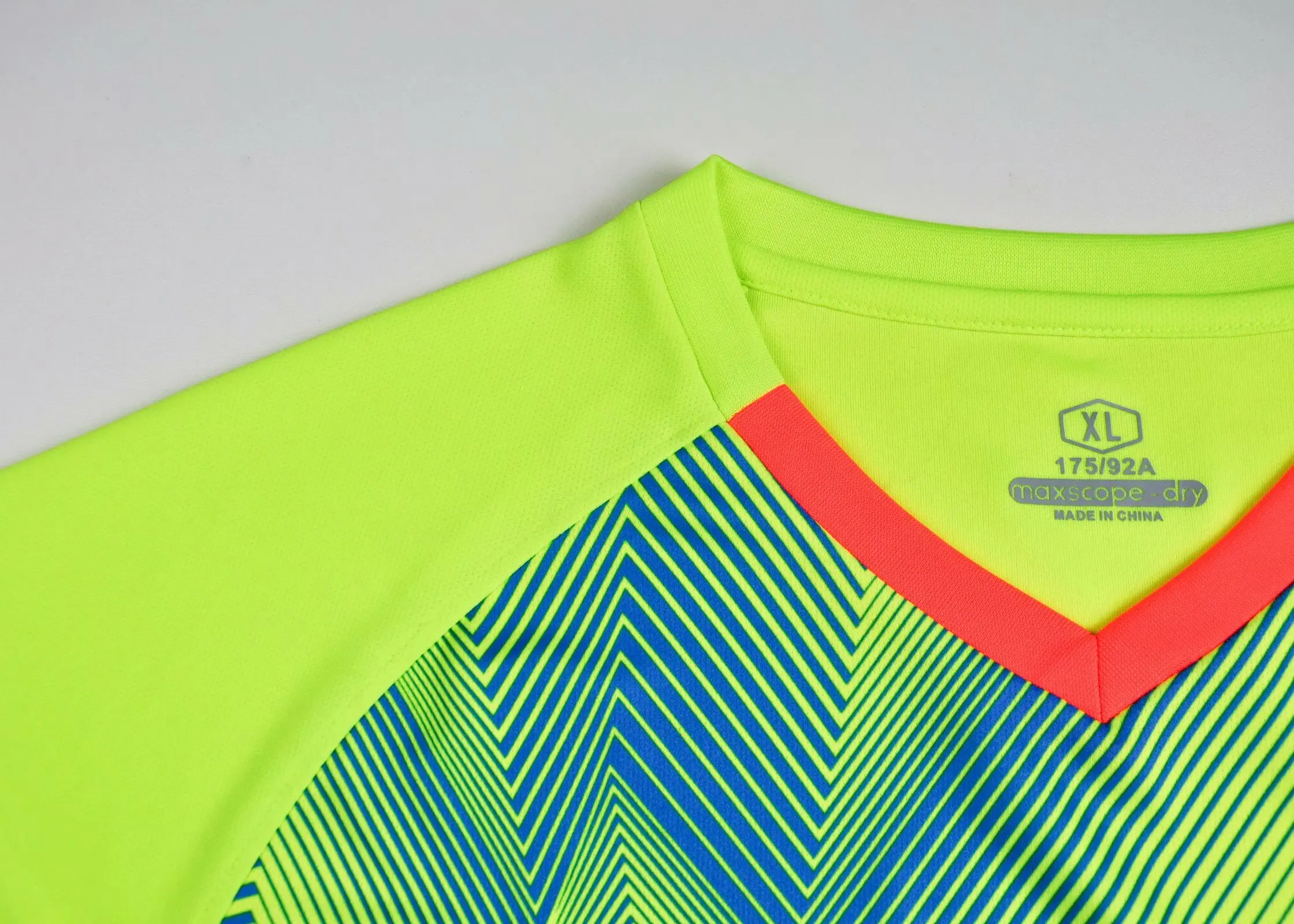19/20 hombres chicos de alta calidad camisetas de Futbol personalizadas equipo de Futbol комплект униформы Futsal traje camisa Fitnes