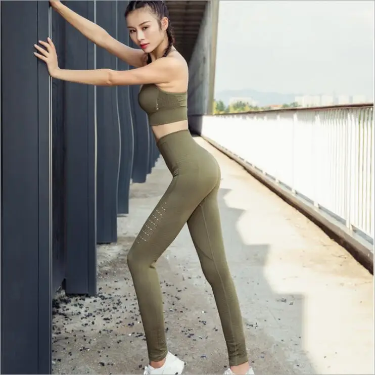 

Women's seamless jacquard high stretch tight Yoga suit set New Yoga Suit for Running and Fitness material