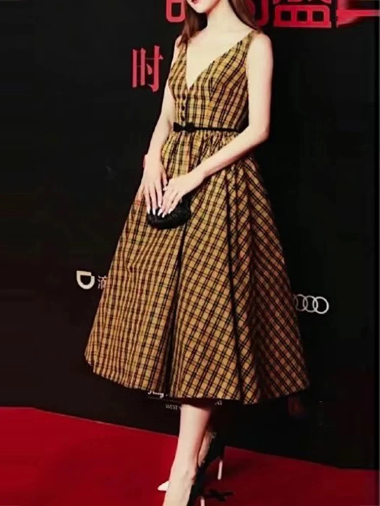 

Retro Checkered V-neck Single-breasted Buttoned High Waist Sleeveless Vest Dress Ladies Summer New Loose Large Puff Puff Skirt