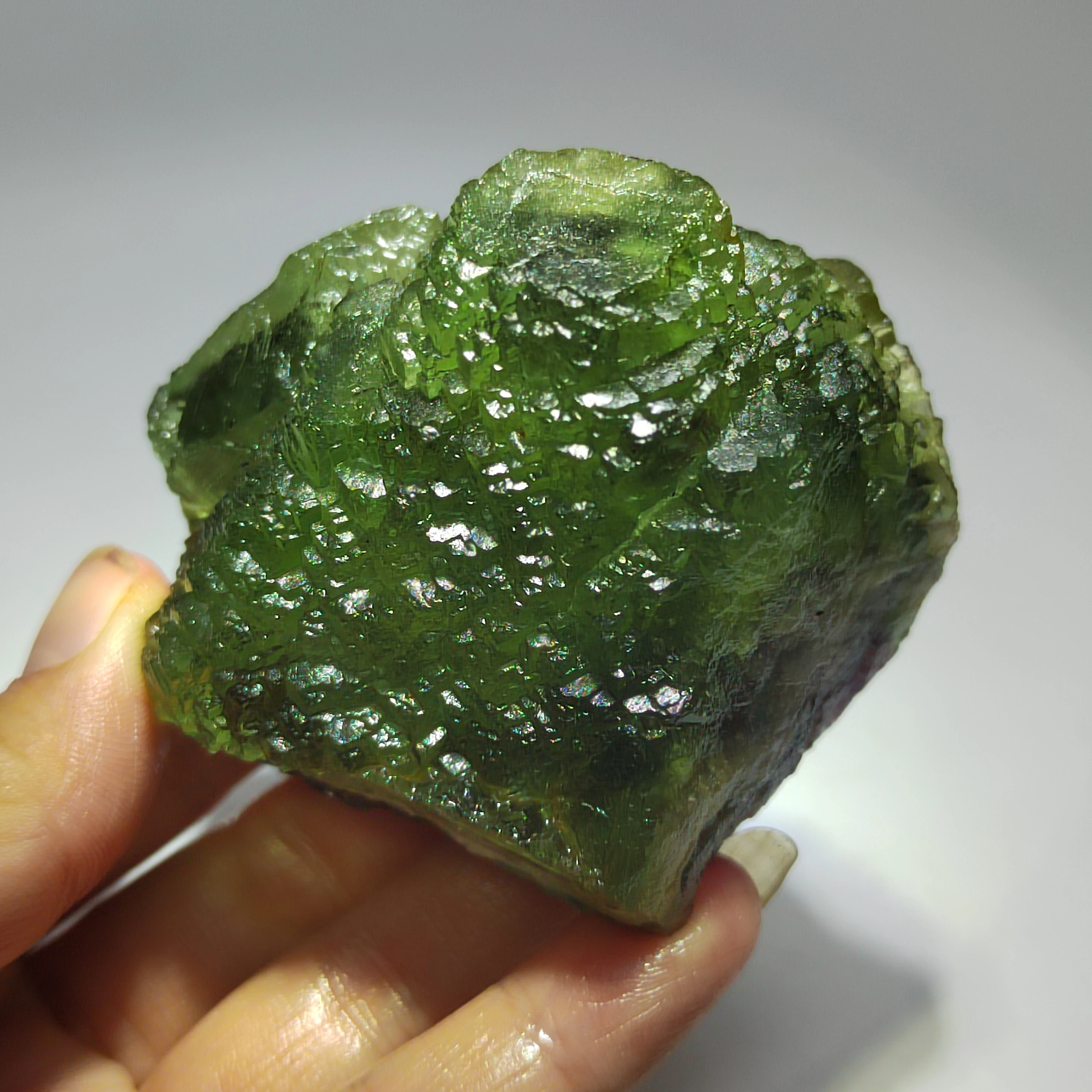 

16.6gNatural green purple heart stepped fluorite home decoration halo meditation teaching mineral specimen