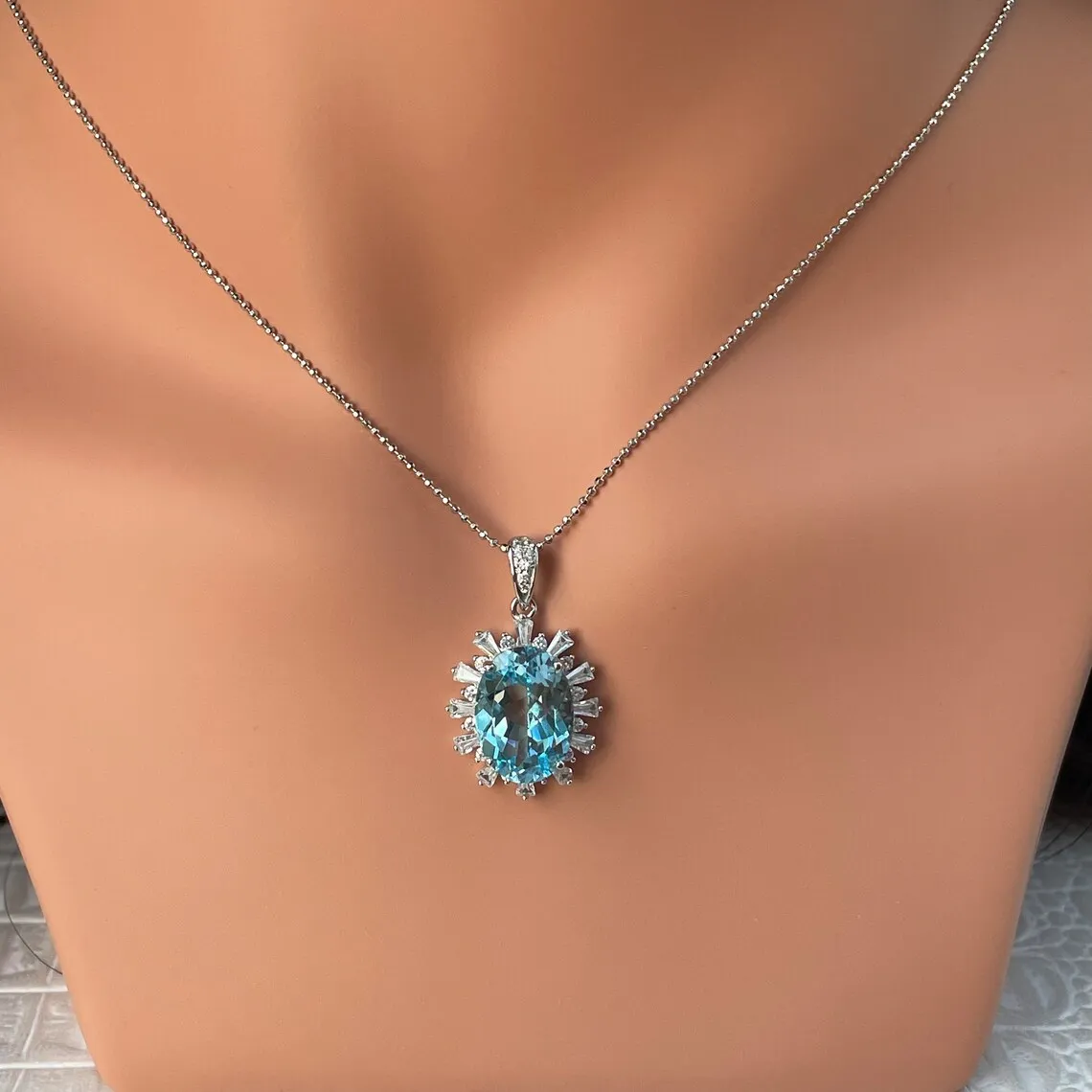 

Dainty Oval Aqua Blue Topaz Pendant Necklace for Women White Gold Snowflake Beads Chain Necklace Female Birthday Christmas Gift