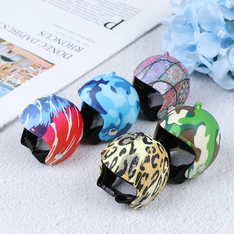 

1 Piece Dollhouse Helmet Cute Miniature Dollhouse Mini Helmet Toy for Doll House Accessories