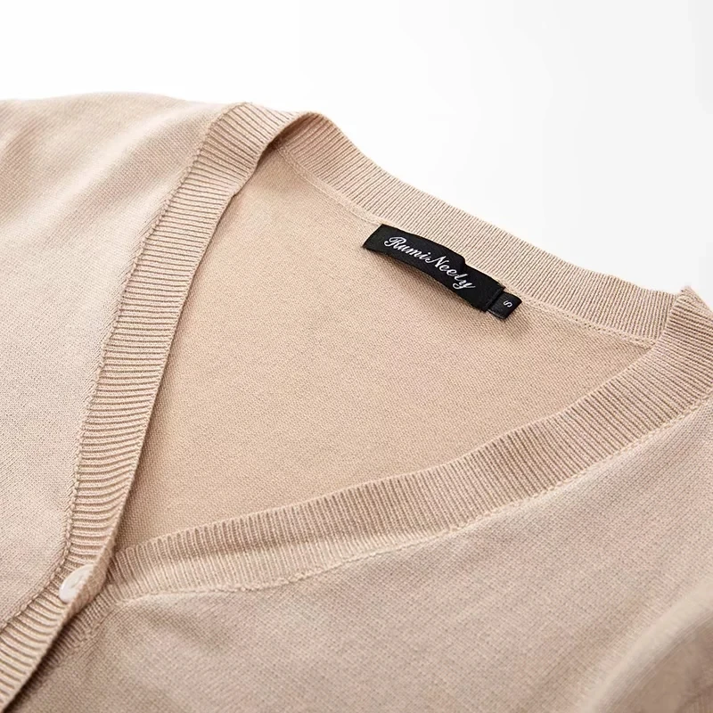 Женский укороченный кардиган с v образным вырезом и расклешенными рукавами| |