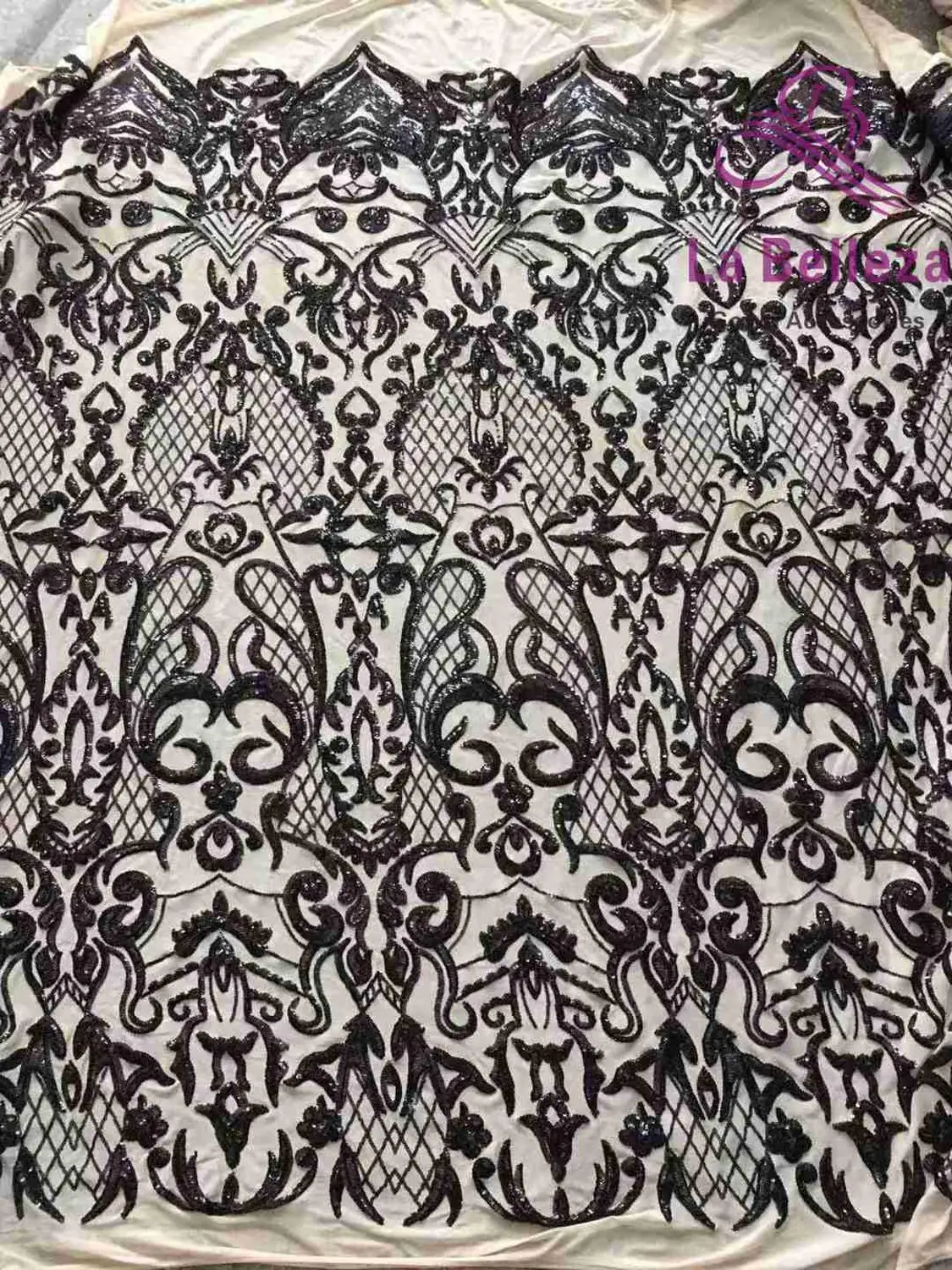 black with beige net Горячая красный/белый/черный/вино/Шампанское сверкающие блестки на сетке вышивка модное шоу дерсс/свадебное платье кружевная ткань по двору - Цвет: black with beige net
