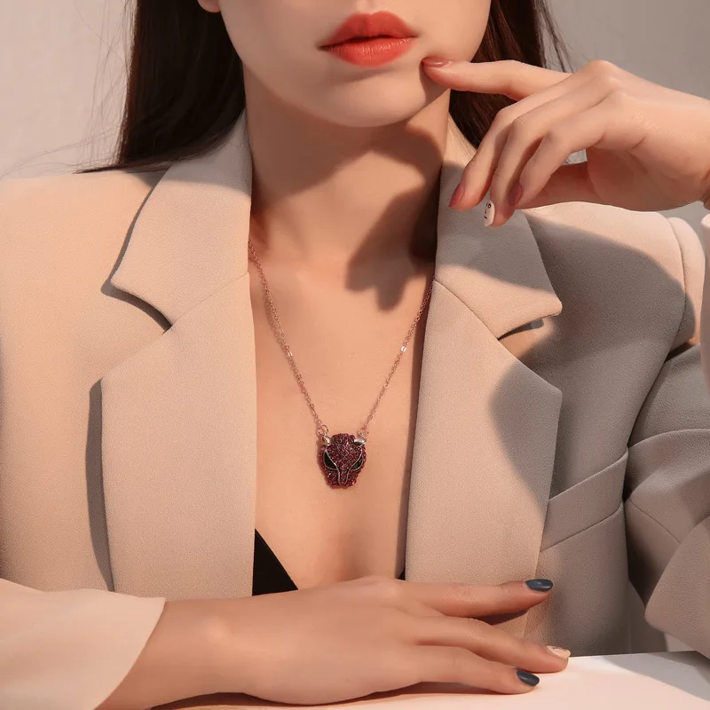 Подвеска &quotПантера&quot ожерелье красные синие зеленые стразы животное Гепард