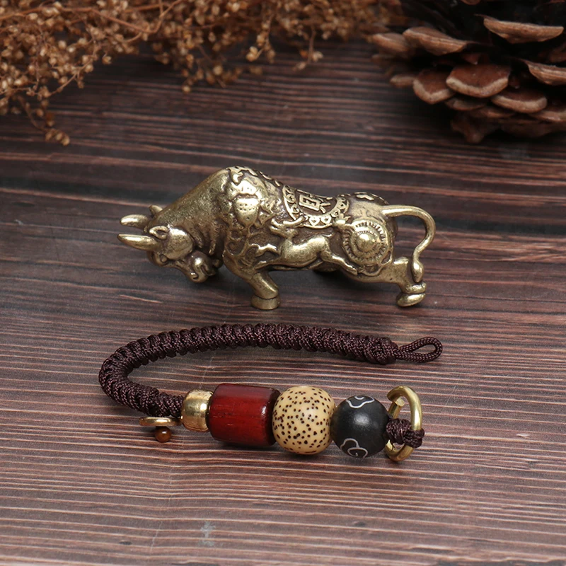 

1PC Brass Zodiac Bull Figure Rope Keyring Hanging Trinkets Vintage Copper Cute Cow Calf Pendants Keychain Women Backpack Decors