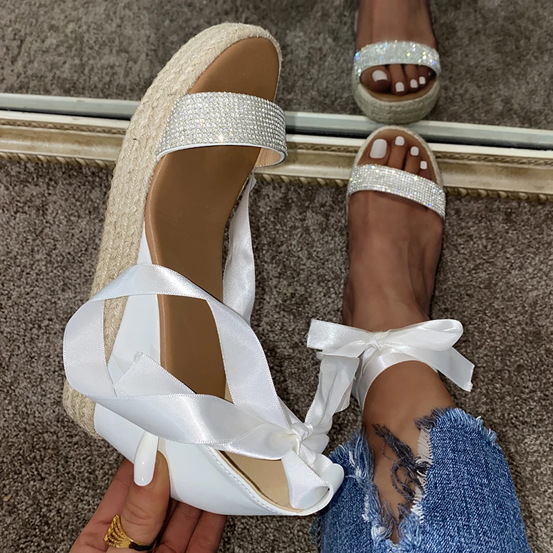 

New 2021 Summer Sandals Flat Bottom Fashion Women Slides Big Size 35-43 Slip on Sandals Woman Outside Beach Flat Designer Shoes