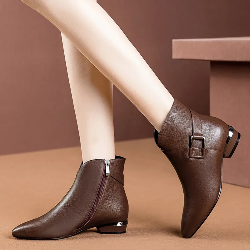 

Short boots women's autumn and winter new pointed toe and cashmere Martin boots low heel short tube ladies fashion boots