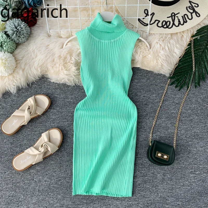 Женское трикотажное платье-водолазка Gagarich однотонное платье средней длины без