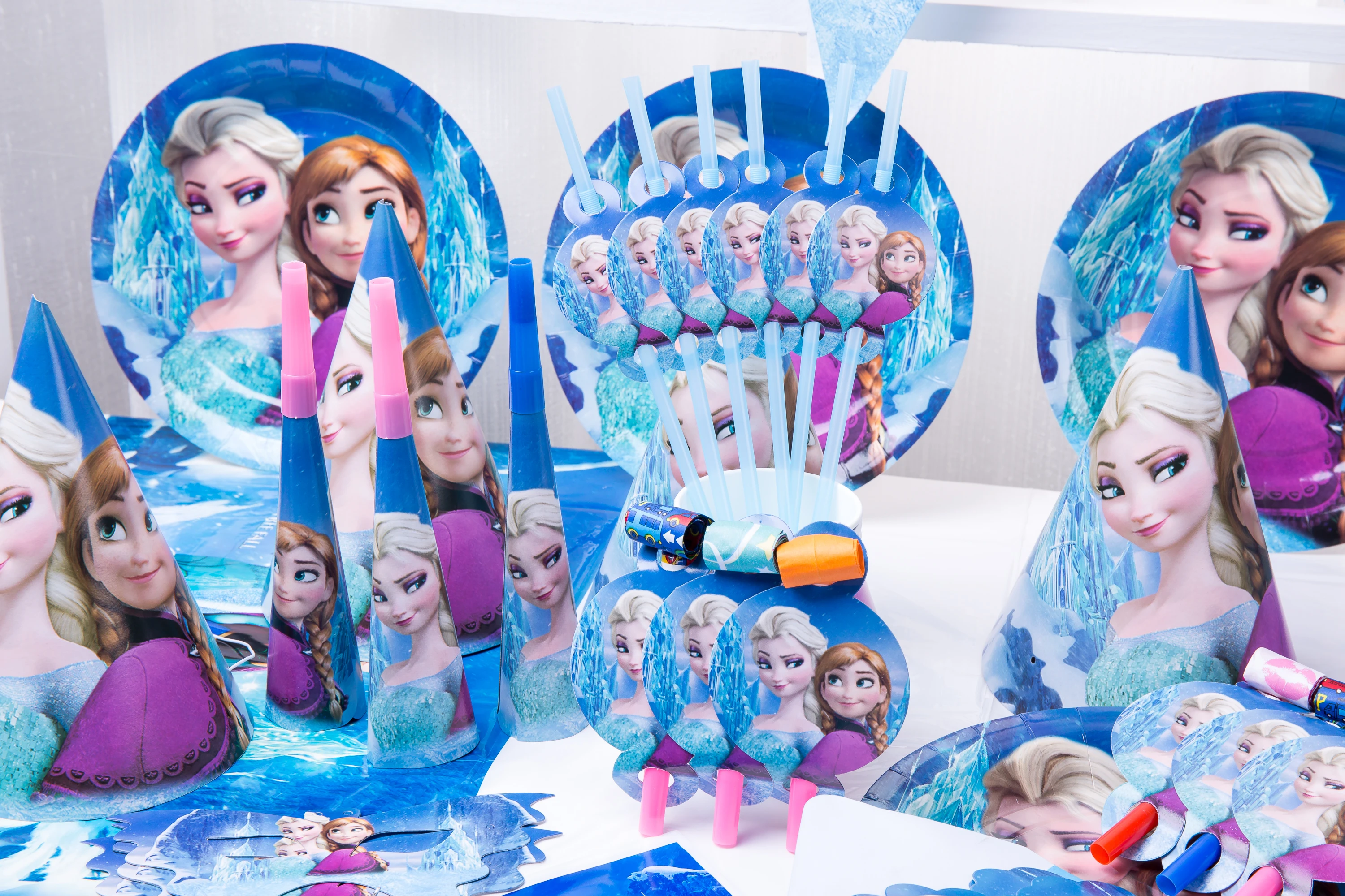 Одноразовая посуда холодная Анна Эльза |