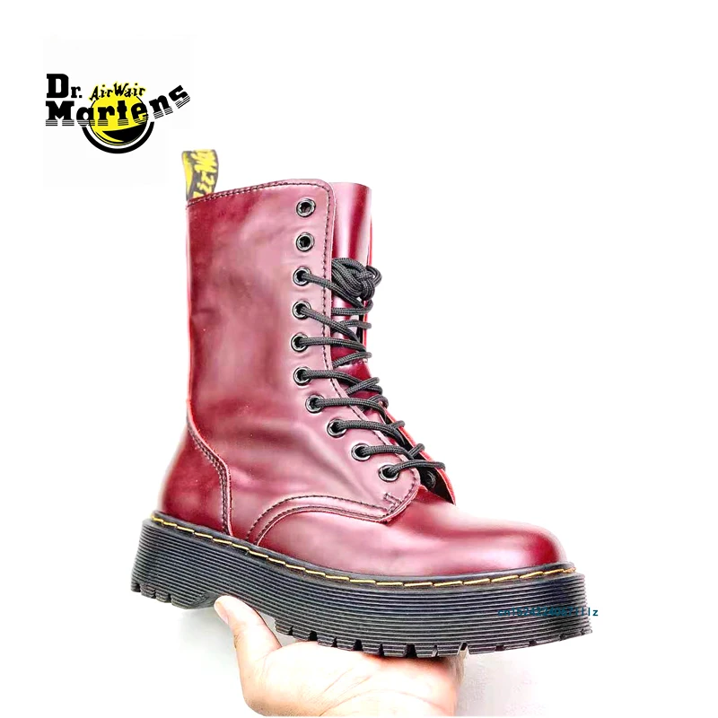Женские ботинки Dr.Martens с молнией сбоку до середины икры на толстом каблуке