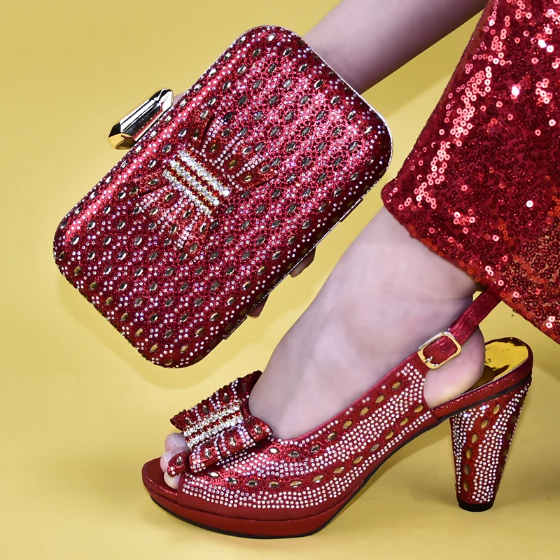 Итальянские женские туфли и сумочка в комплекте украшенные стразами итальянская