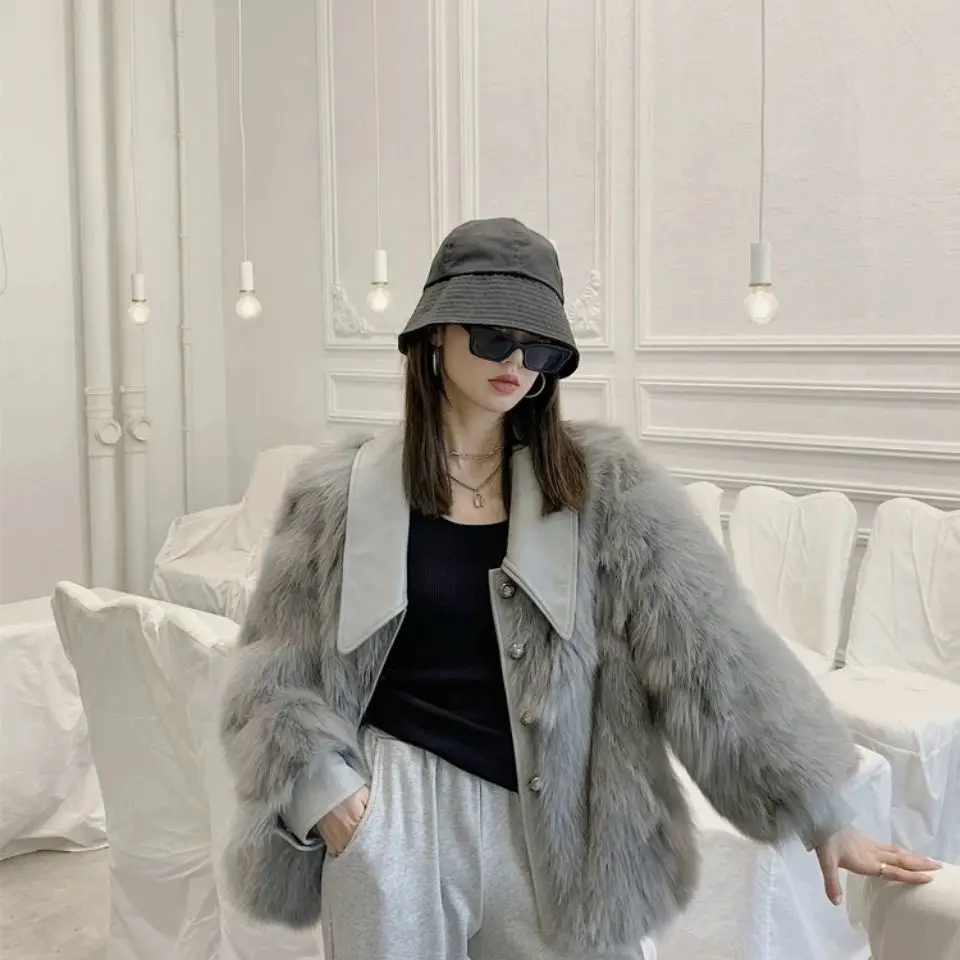 

Women 2021 Winter Fashion Fake Fox Fur Jackets Female Short Solid Color Loose Outwears Ladies New Warm Faux Fur Coats Q636