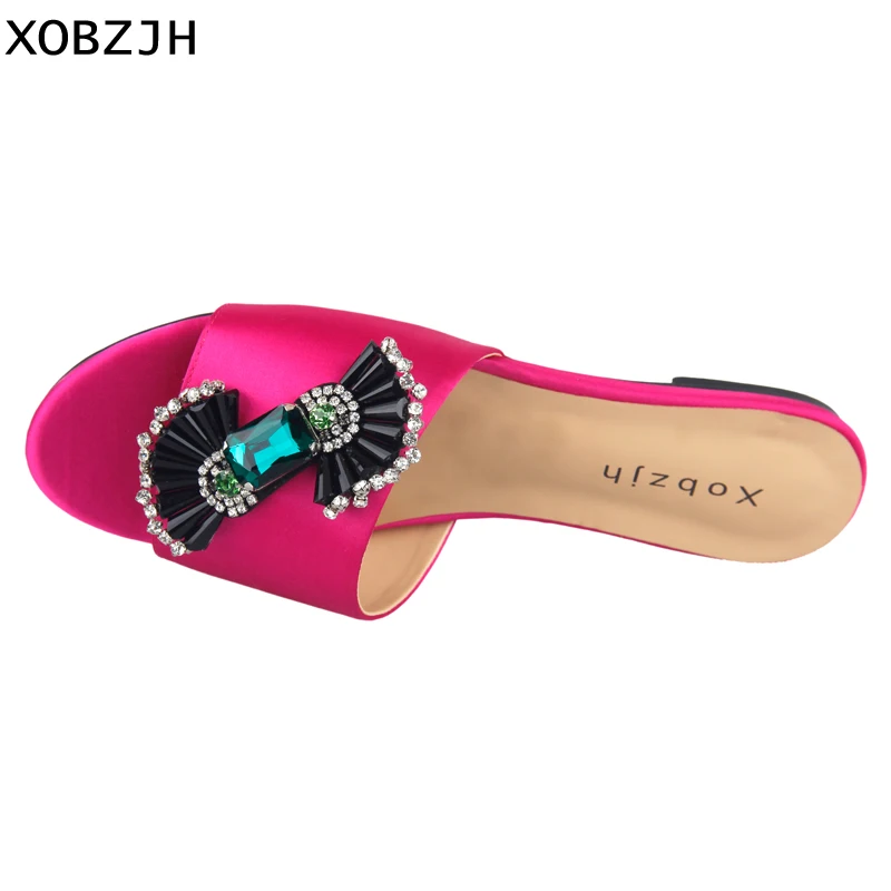 Женские босоножки на плоской подошве туфли из кожи пурпурного цвета со стразами